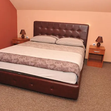 Drumski Raj krevet i doručak 3*